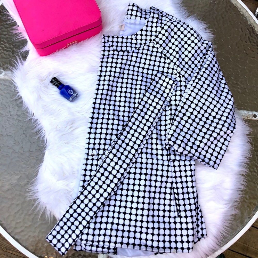 Black & White Blazer with detachable Belt 💐